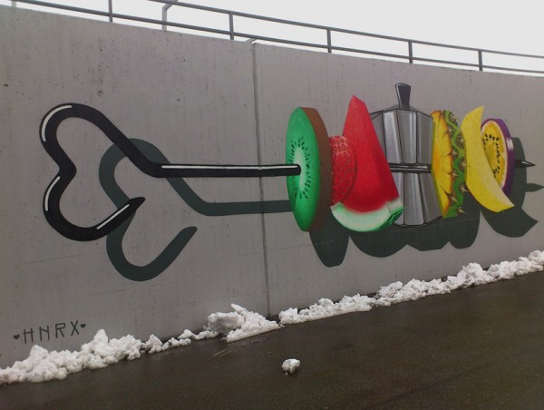 HNRX Graffiti Fruchtspieß mit Espressomaschine_©susannegurschler